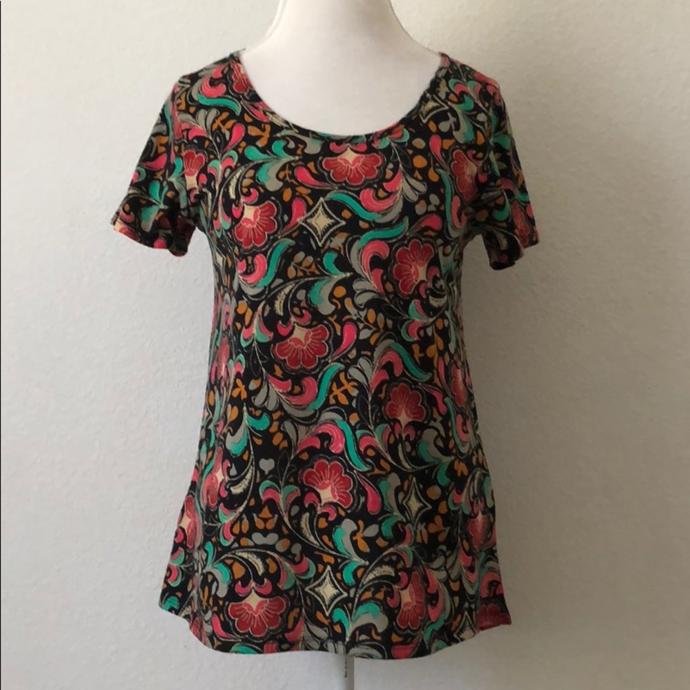 LuLaRoe new without tag floral classic tee